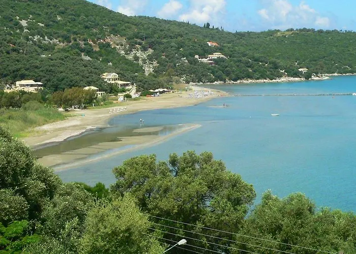 Bay In Kalamaki Beach, A View Over The Whole Bay ゲストハウス 4*